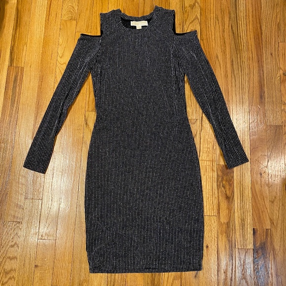 Dress - Picture 1 of 4